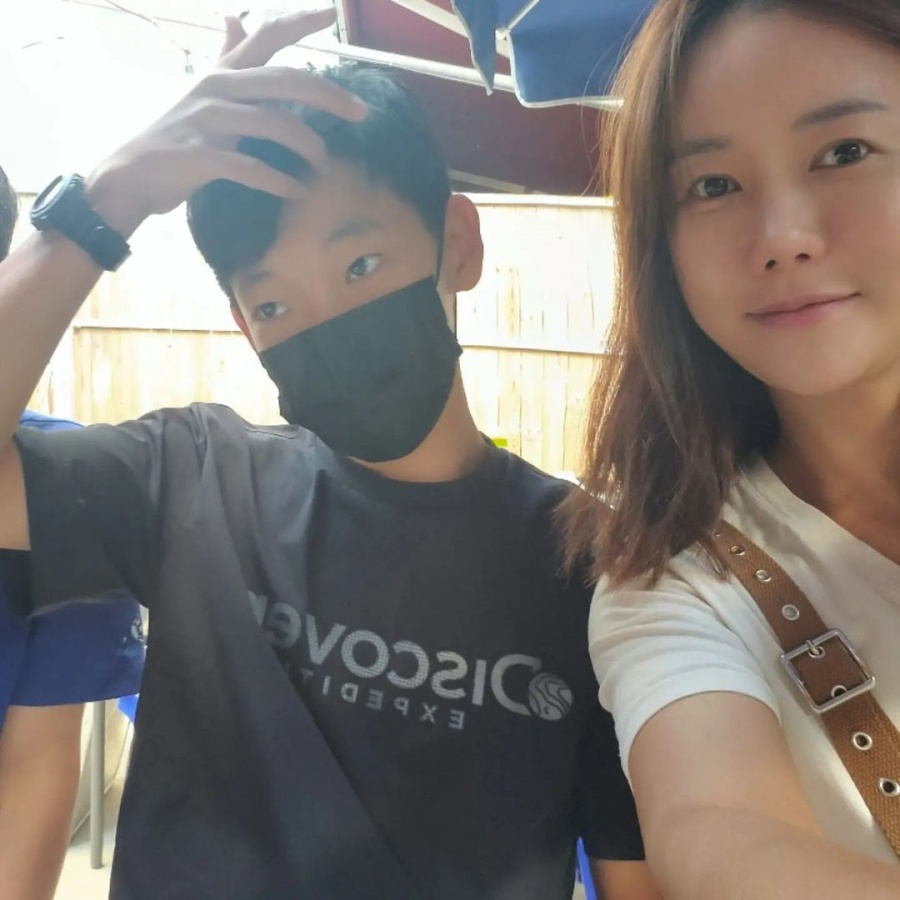 박연수 子 지욱, 언제 이렇게 컸대…14살 아들 폭풍 성장에 "♥"가득