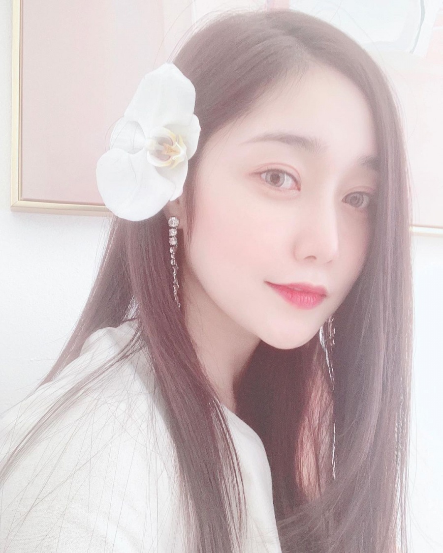 류세라 "인체 특정 부위 사진 받아, 차단하다 지쳐"…음란 DM에 경고