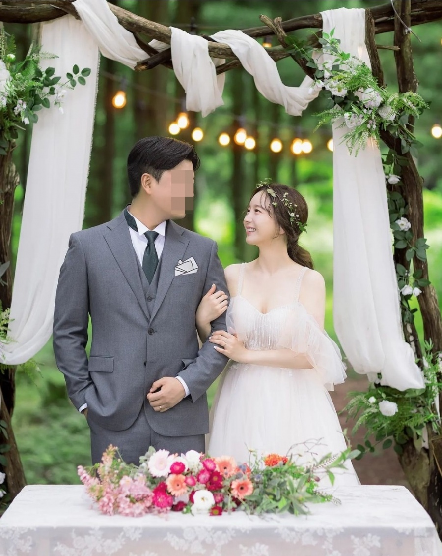'깜짝 결혼' 한소영 "임창정‧정준하에 감사…보답하면서 살게요"[전문]