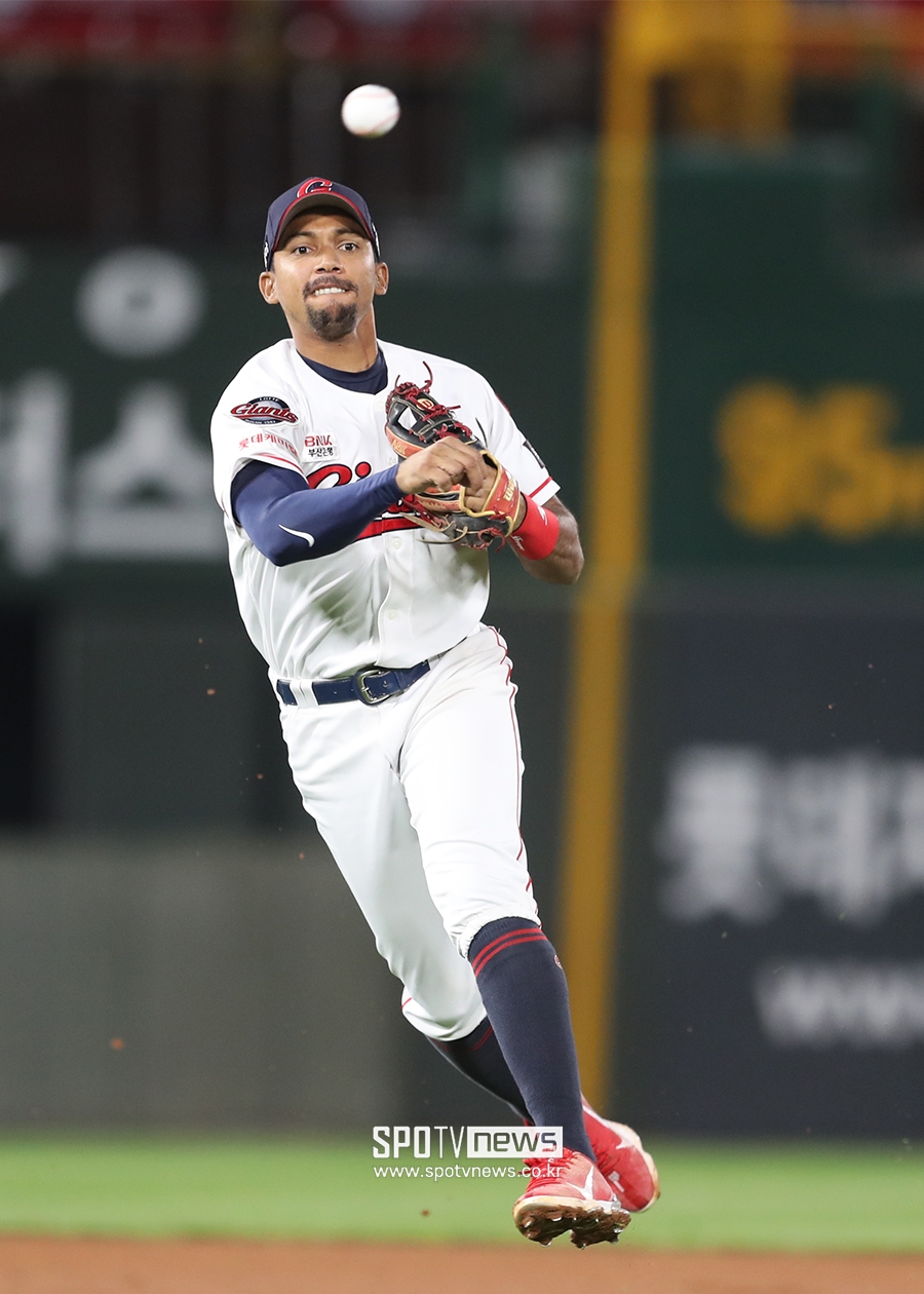 [포토S] 마차도, '내 송구를 받아라!'