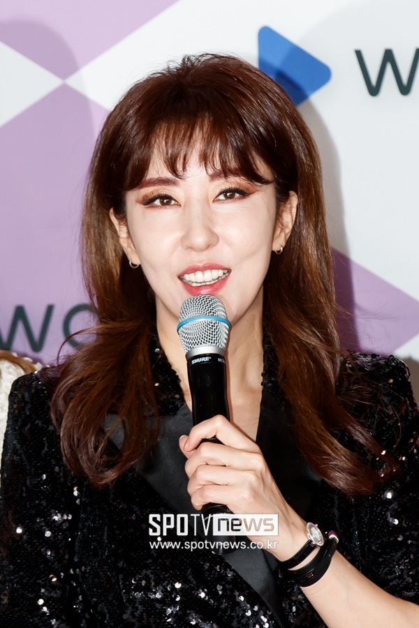 [단독]김완선, '랄라랜드' 레전드 코치로 출격…원조 섹시디바의 레슨