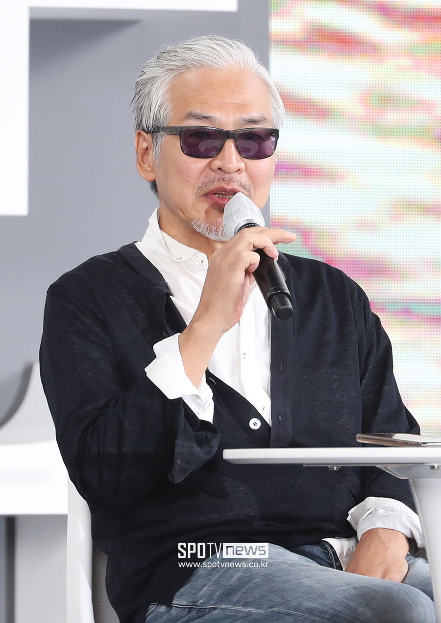 [포토S] 팬들과 소통하는 '행복의 나라로' 임상수 감독