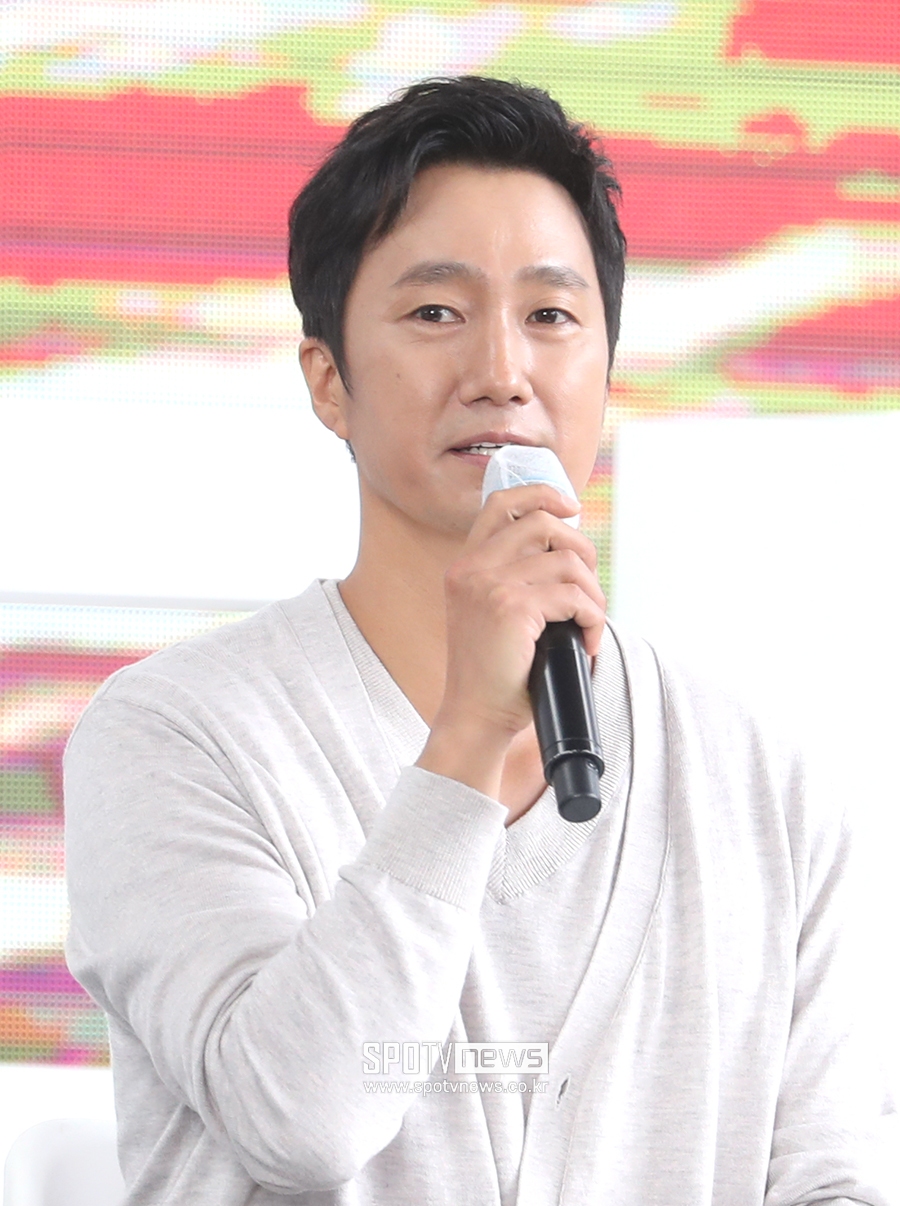 [포토S] 박해일, ''행복의 나라로'로 인사 드려요'