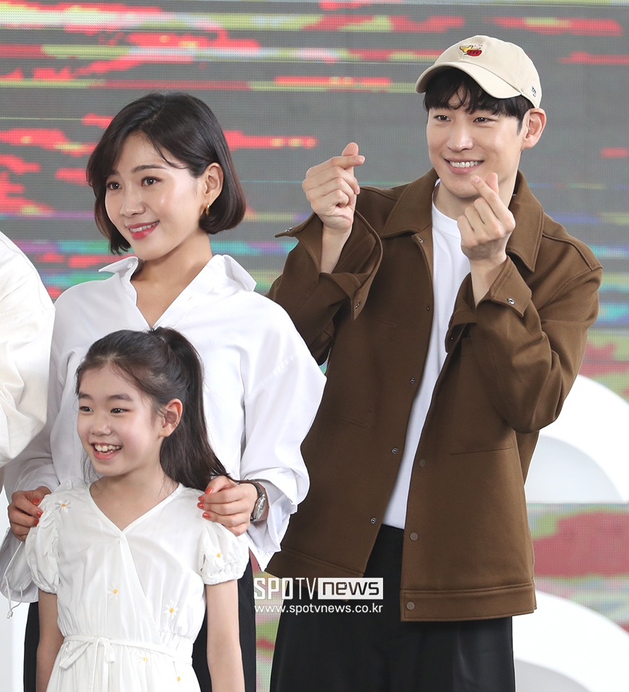 [포토S] 이제훈, 하트 뿅뿅