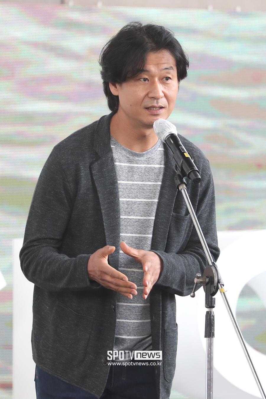 [포토S] 인사말 하는 박혁권