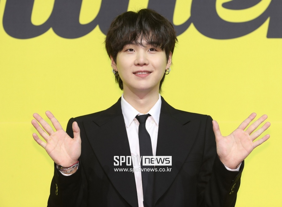 방탄소년단 슈가, 日 토사카 히로오미 '유' 프로듀싱…"재능‧매력 최고"