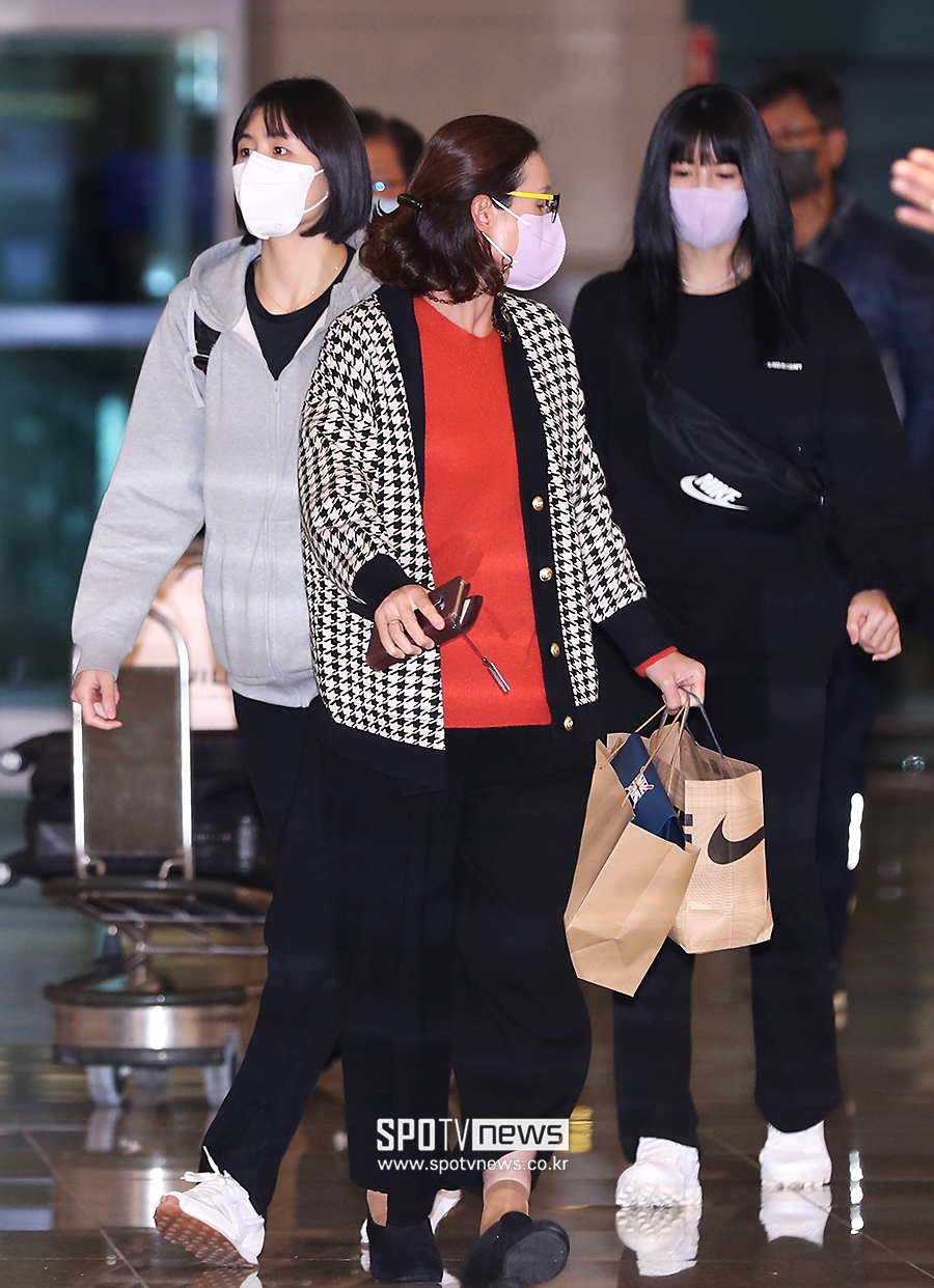 [포토S] 그리스로 떠난 이재영-이다영 쌍둥이 자매