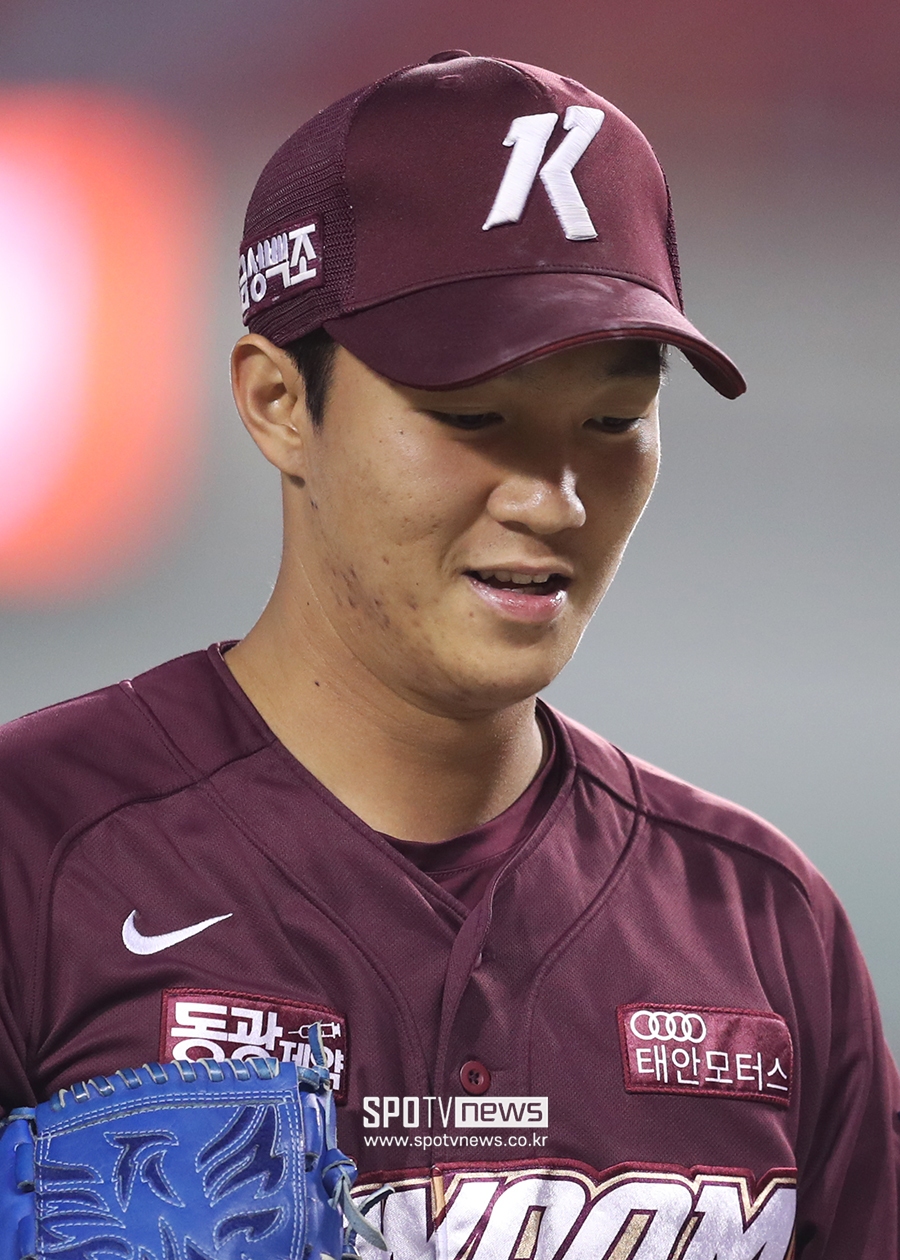[포토S] 안우진, 위기 막고 옅은 미소