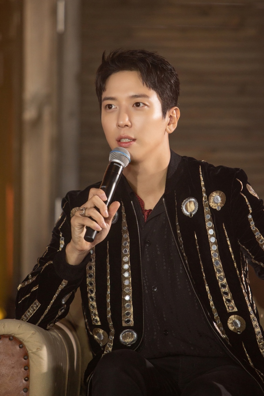 씨엔블루 정용화 "신곡 '싹둑', 미용실에서 영감받았다"