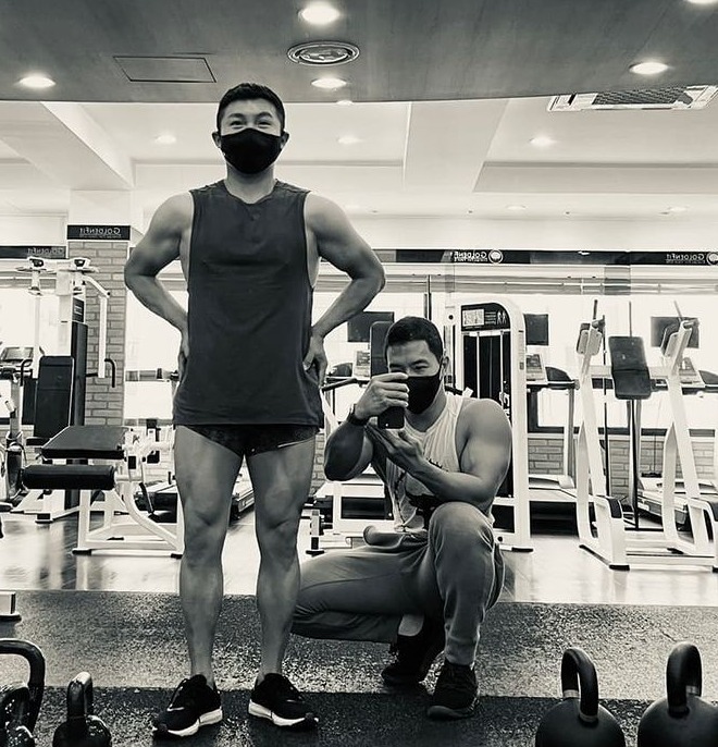 '18kg 감량' 조세호, 화들짝 놀란 근황에 빛나는 말벅지…"아직까지는♥"