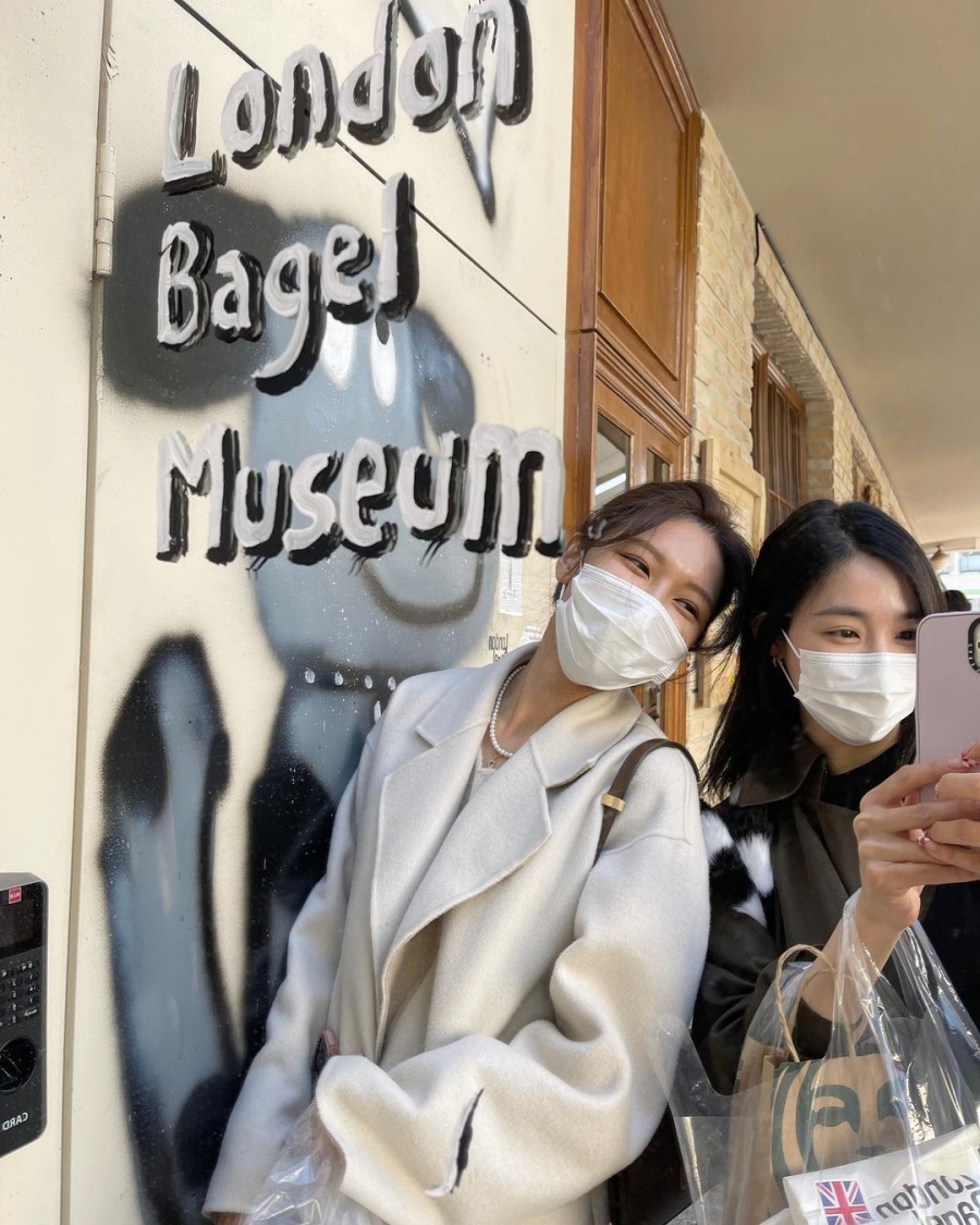 최수영, 티파니영과 모닝 데이트…♥정경호가 질투하겠어