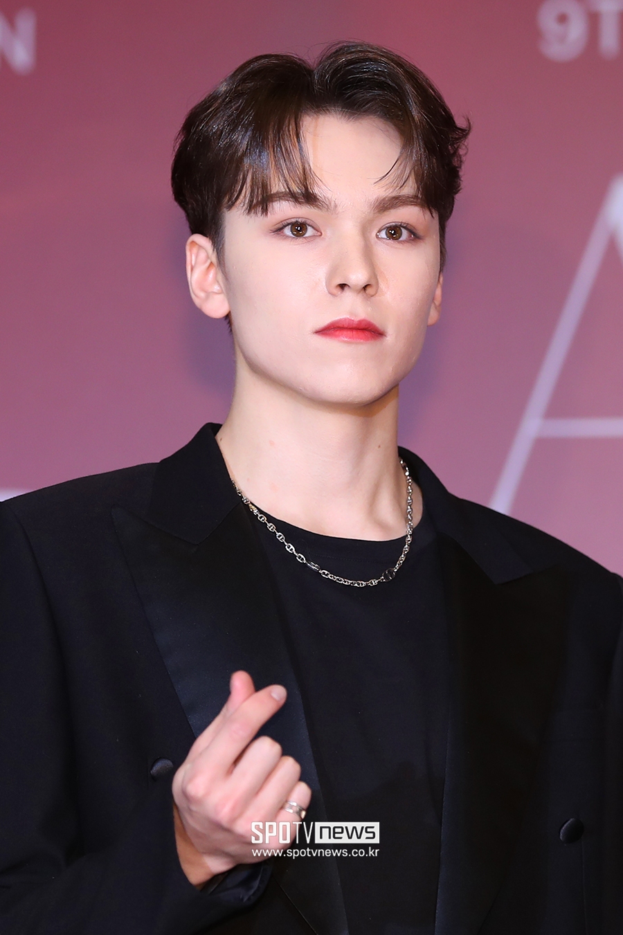 [포토S] 세븐틴 버논, 살아 있는 조각상