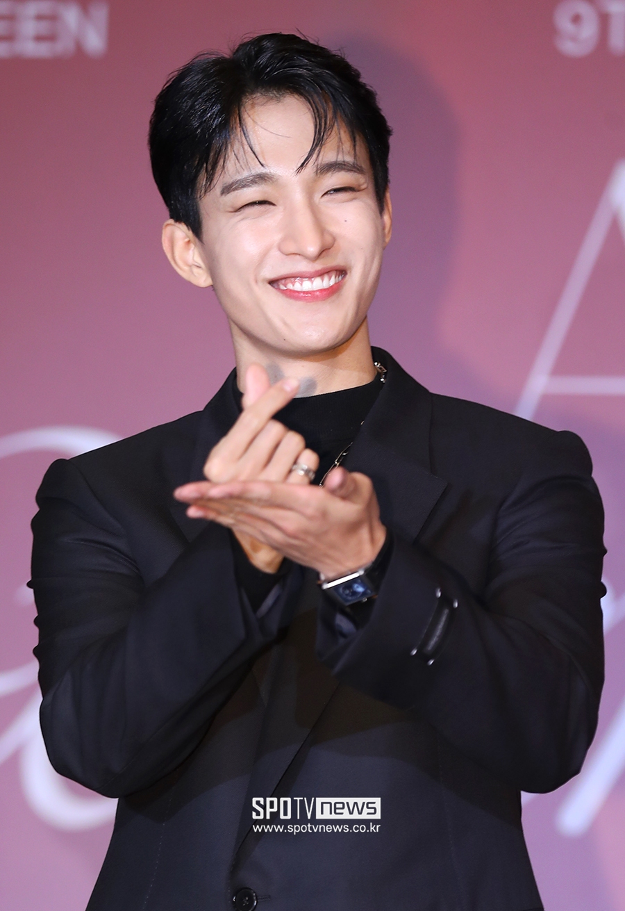[포토S] 세븐틴 도겸, '미소에 반한다'