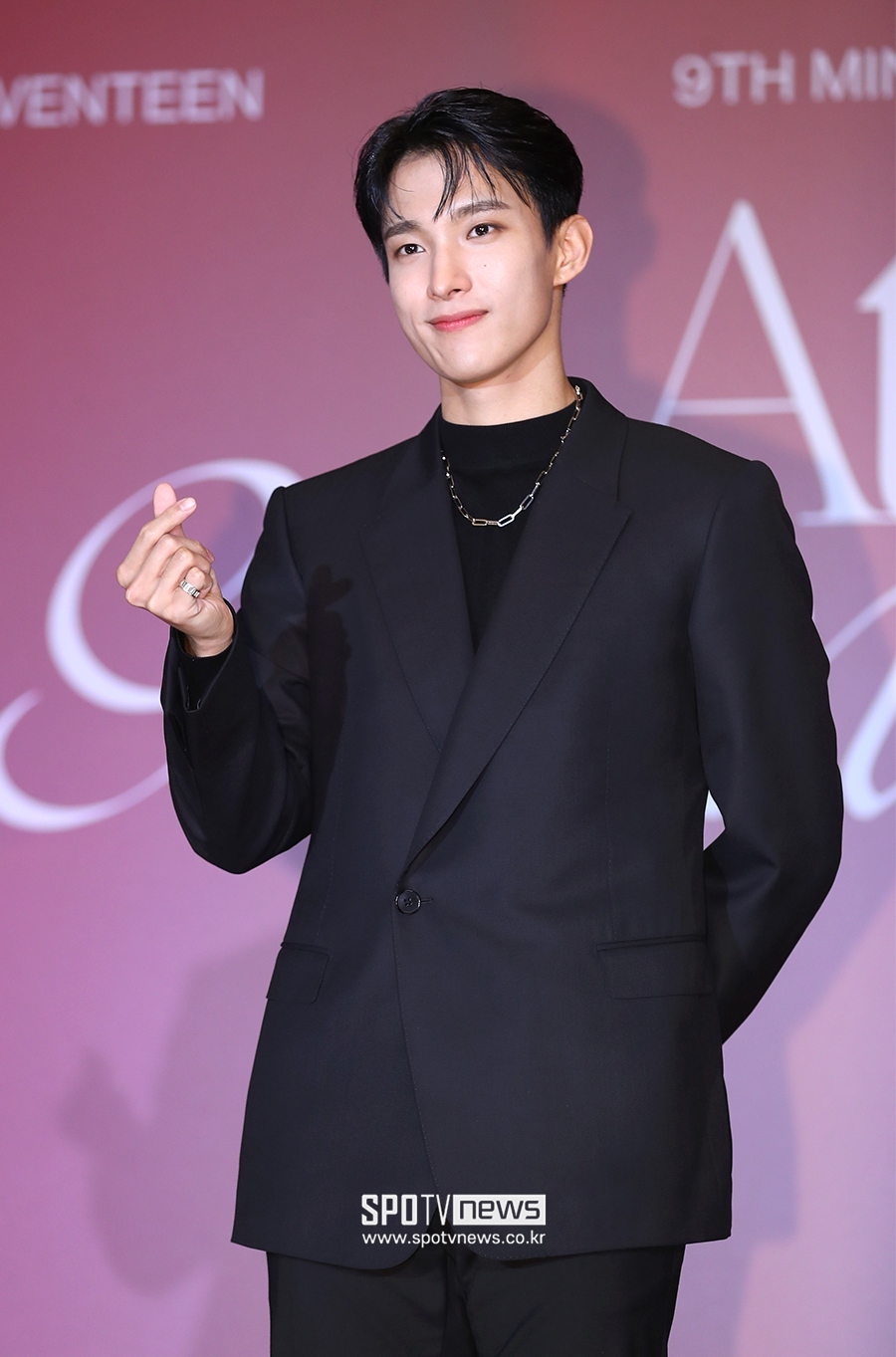 [포토S] 세븐틴 도겸, '저 많이 기다리셨죠?'