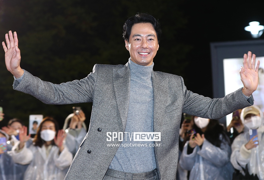 [포토S] 조인성, 팬서비스도 완벽!