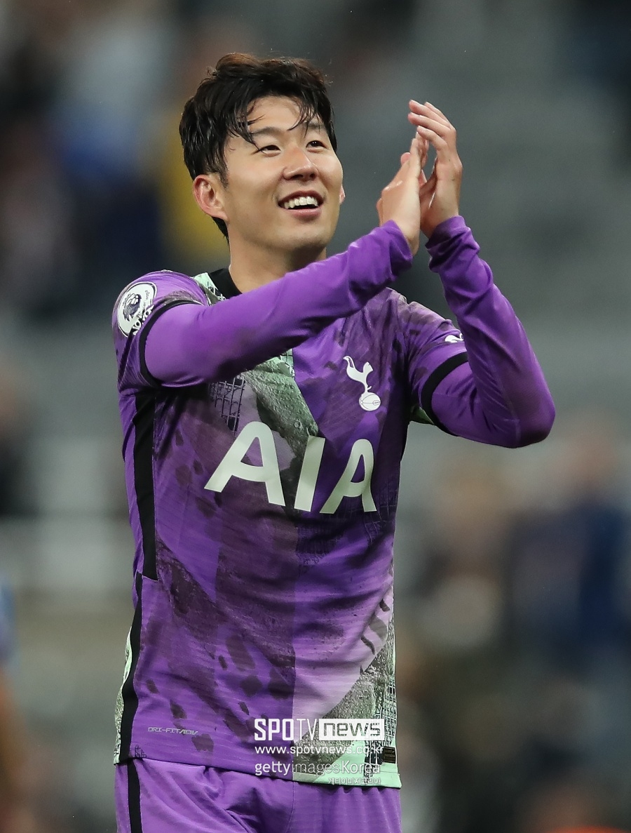 손흥민, EPL 최고의 공격수 포함…케인 제외 "살라와 톱 클래스"