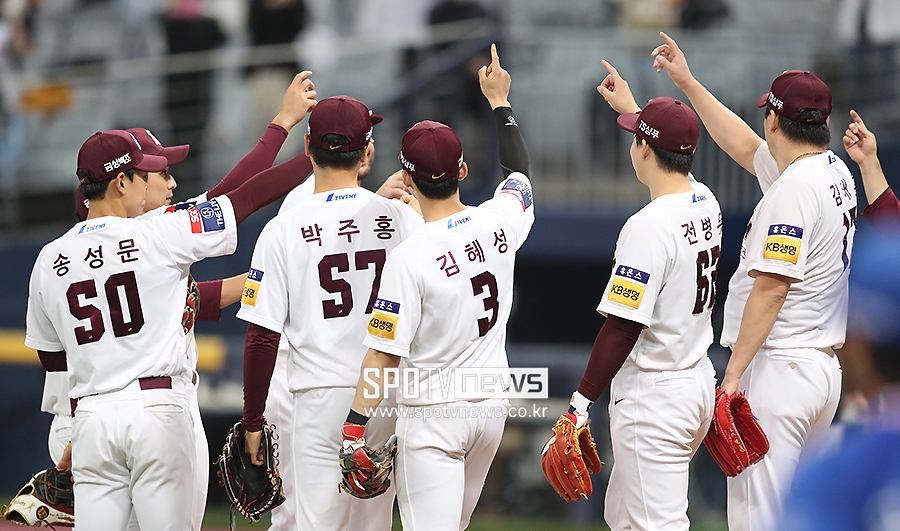 [포토S] 삼성 꺾은 키움, '끝까지 간다!'