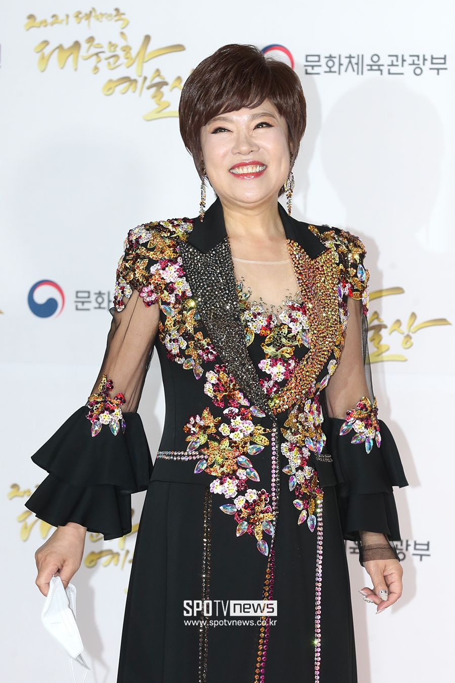 [포토S] 김연자, 언제나 화려한 패션
