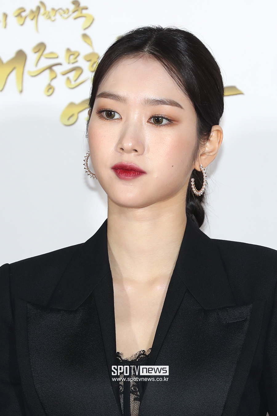 [포토S] 오마이걸 지호, 돋보이는 레드립