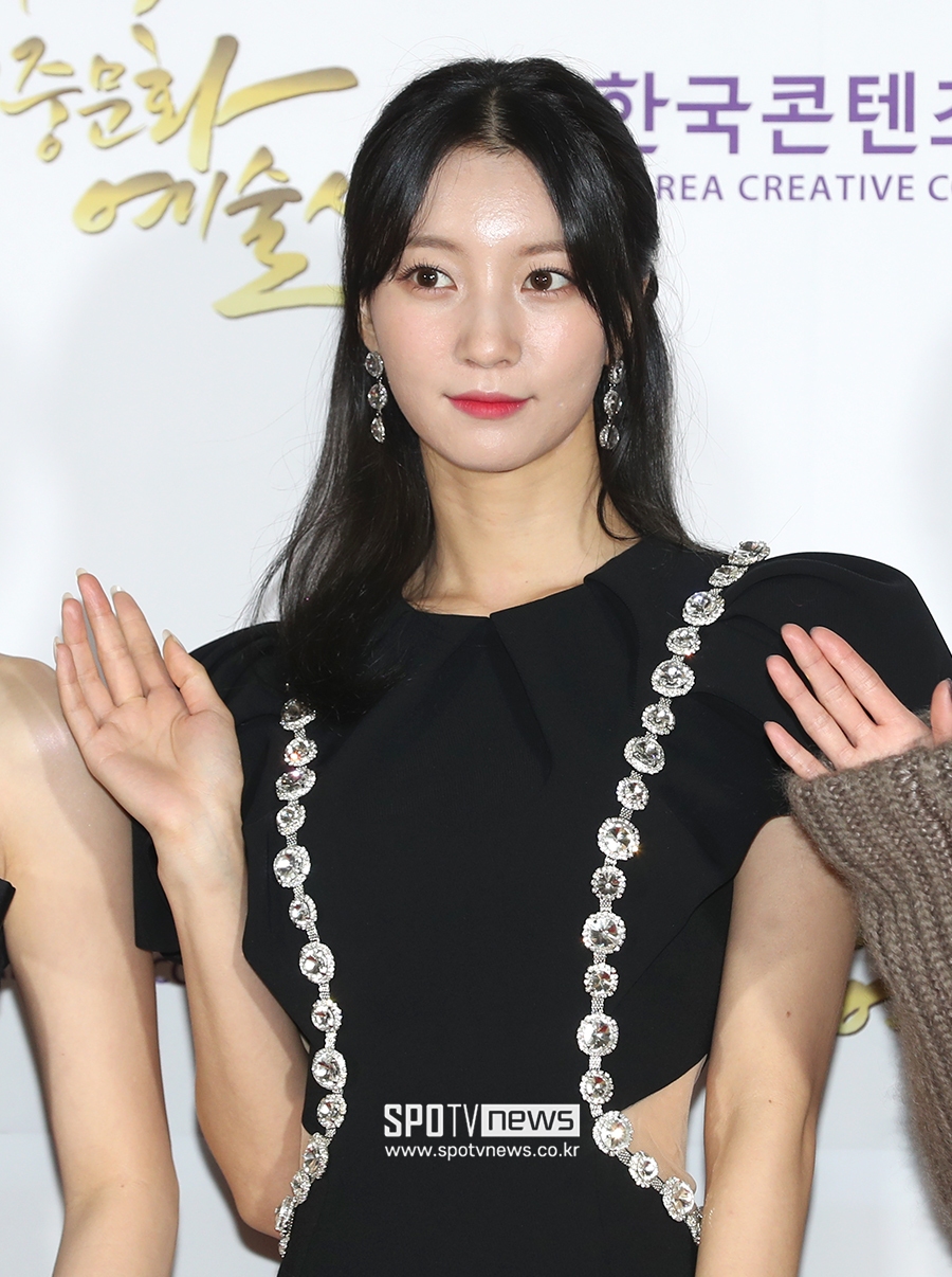 [포토S] 오마이걸 비니, 중단발 미녀