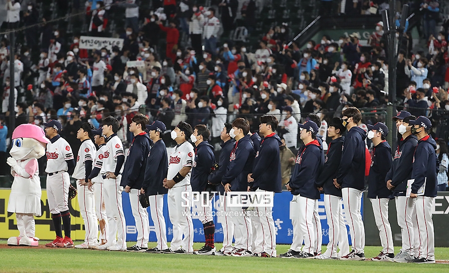 [포토S] 롯데, '시즌 최종전에서 팬들과 추억을 나누며'