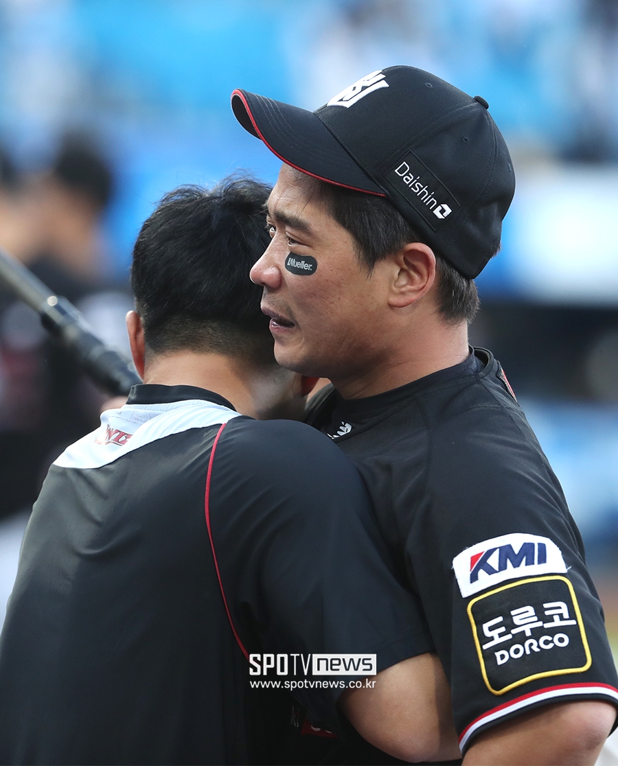 [포토S] 박경수, 형님의 눈물