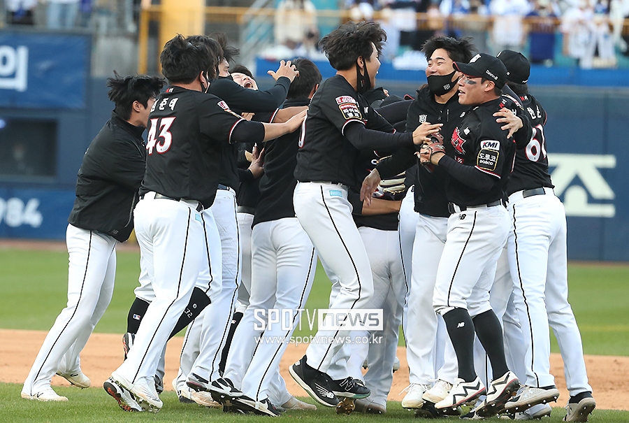 [포토S] KT, 가장 짜릿한 1위!
