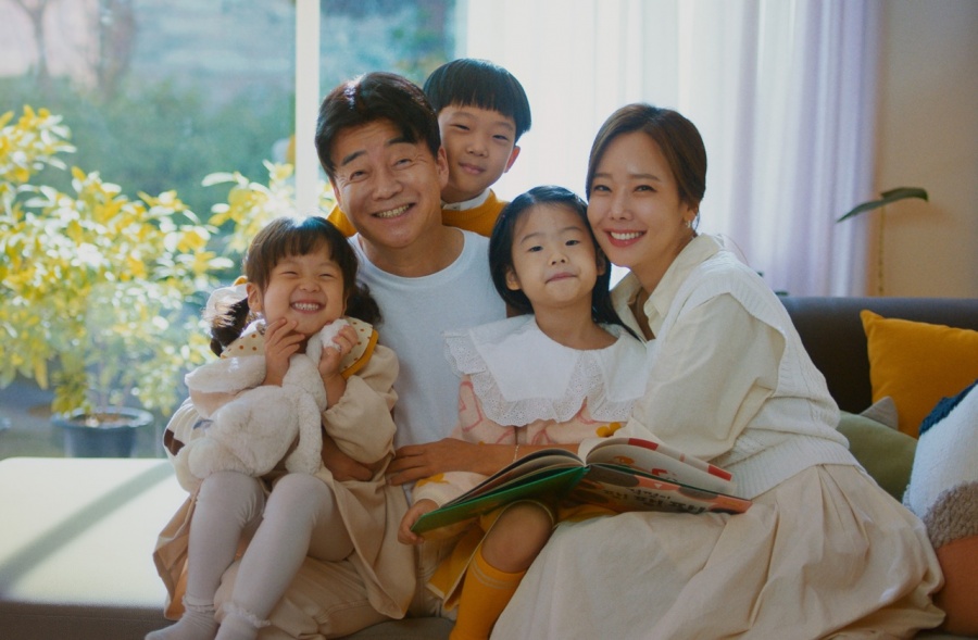백종원♥소유진, 세 자녀와 함께한 광고 모델료 전액 기부