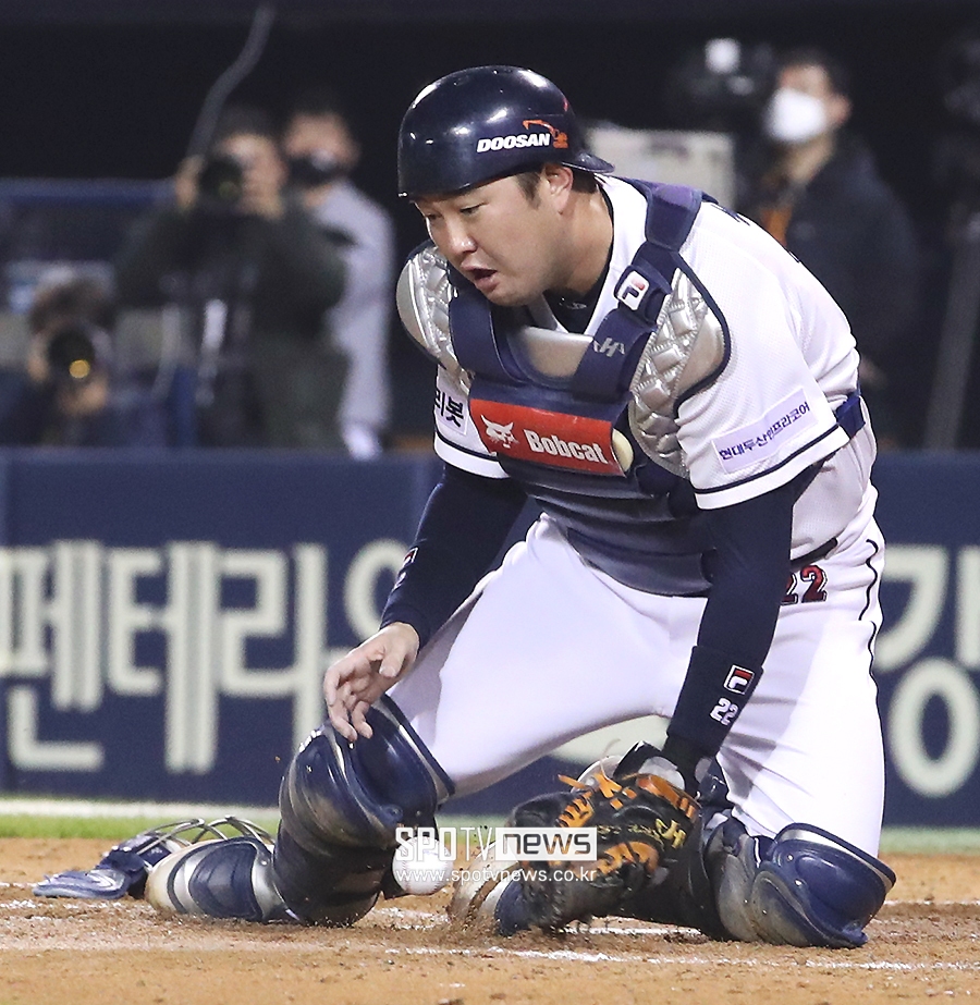 [포토S] 장승현, 잡을 수 있는 공을 놓치며 실점 허용