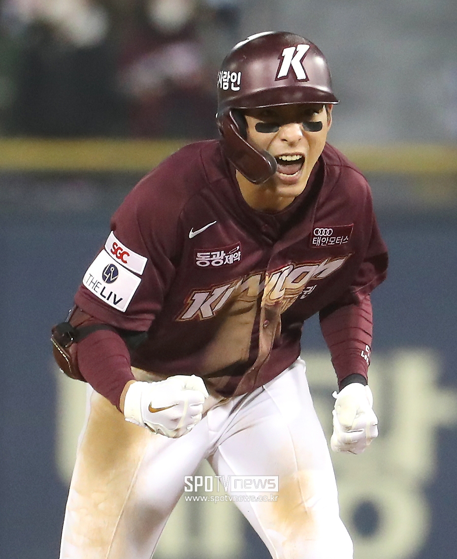 [포토S] 포효하는 이정후, '2차전 간다!'