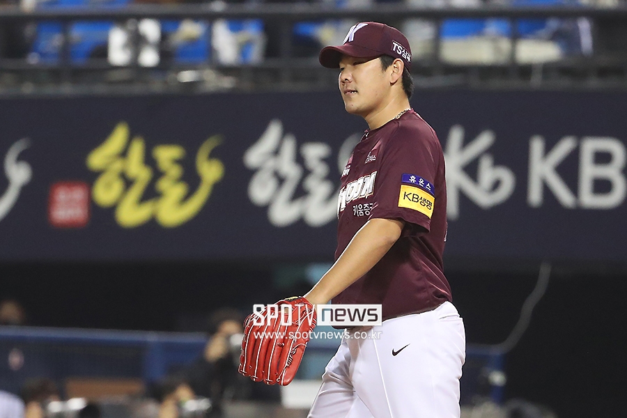 [포토S] 입술 깨무는 정찬헌