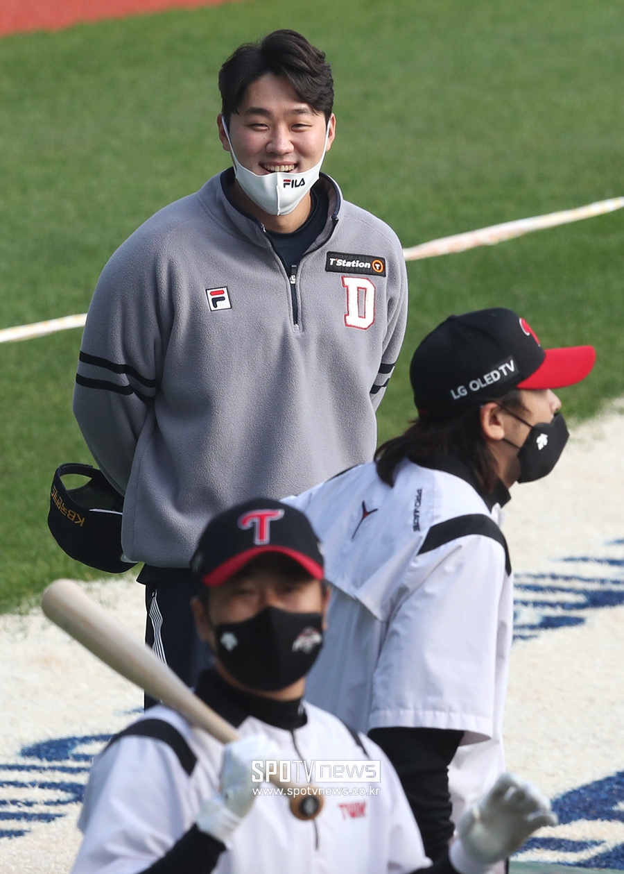 [포토S] 친정 LG 만난 양석환, '멋진 승부 펼쳐요'