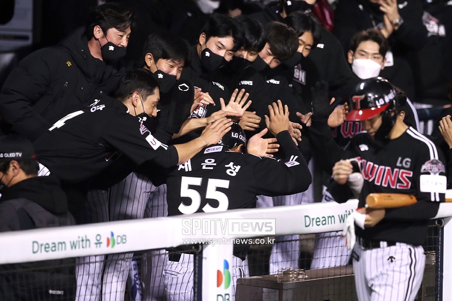 [포토S] LG, '우리가 앞서간다!'