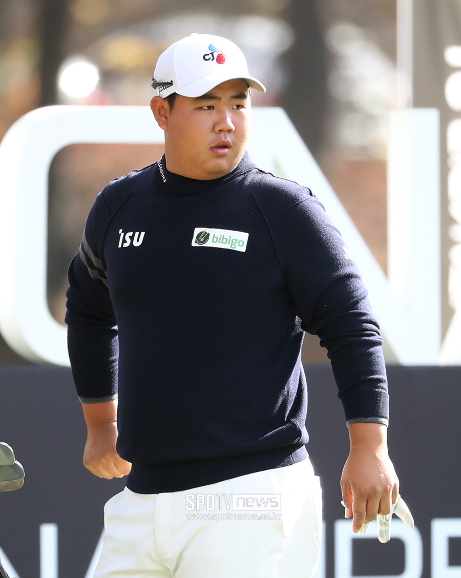 [포토S] 김주형, '시즌 2승을 향해'