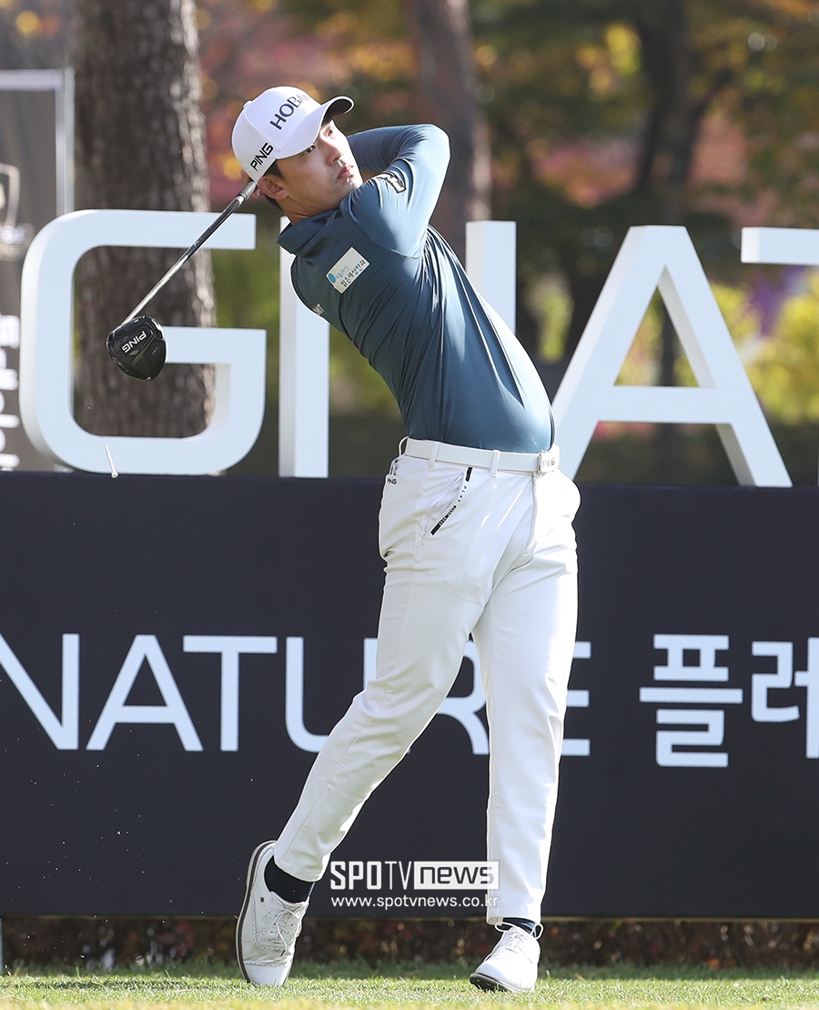 [포토S] 김비오, 깔끔한 티샷