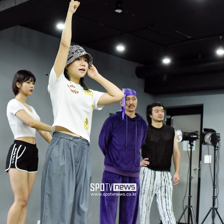 [포토]훅 예본 '오늘은 나몰라패밀리의 댄스 선생님'