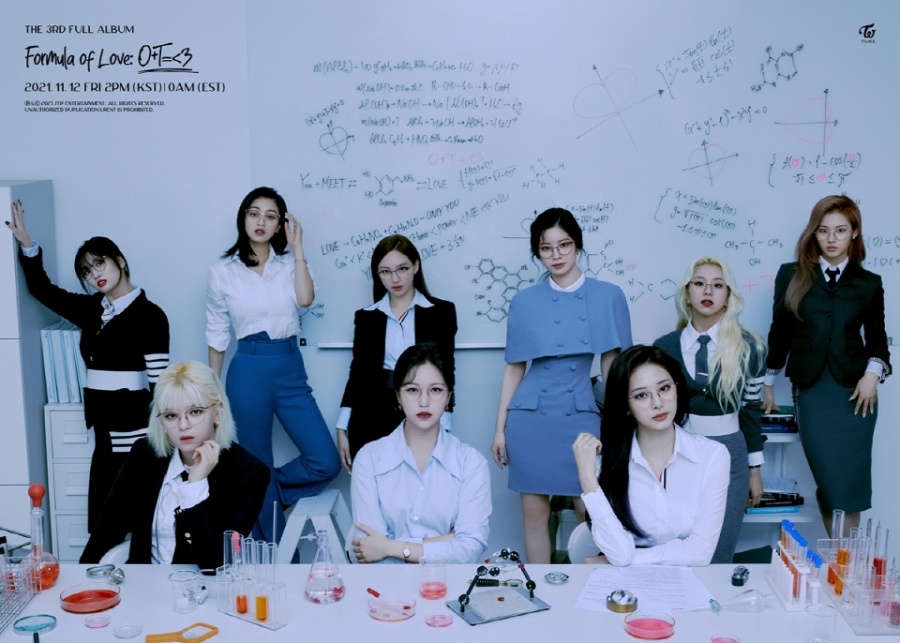 트와이스, 3집 '포뮬러 오브 러브' 선주문 63만 장 돌파 '자체 최고 기록'