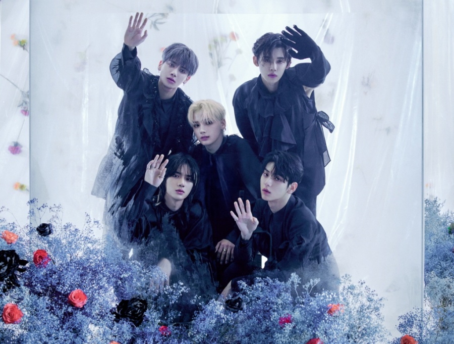 투모로우바이투게더 日 첫 EP '케이아틱 원더랜드', 발매당일 오리콘 1위