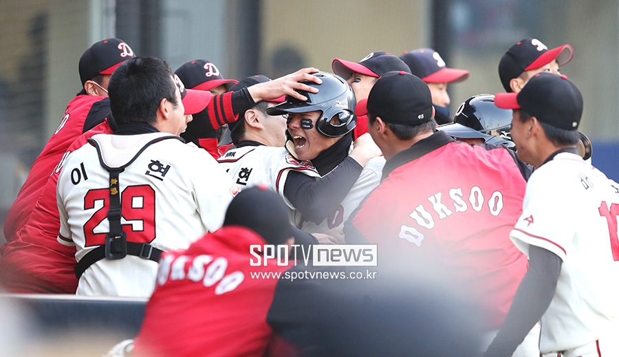 [포토S] 덕수고, '아직 안 끝났다고!'