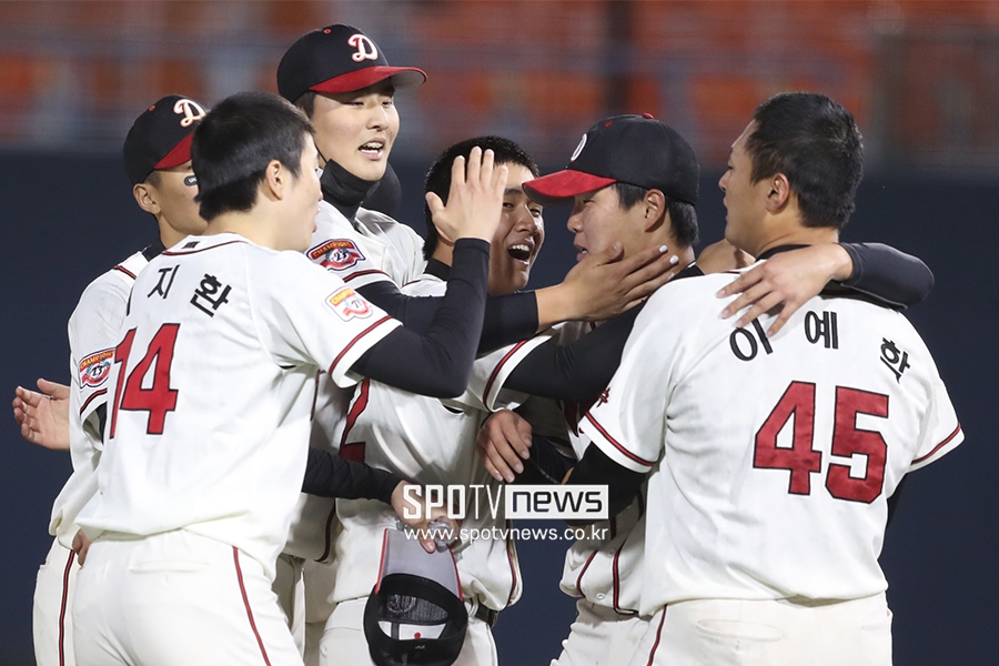 [포토S] 봉황대기 우승한 덕수고