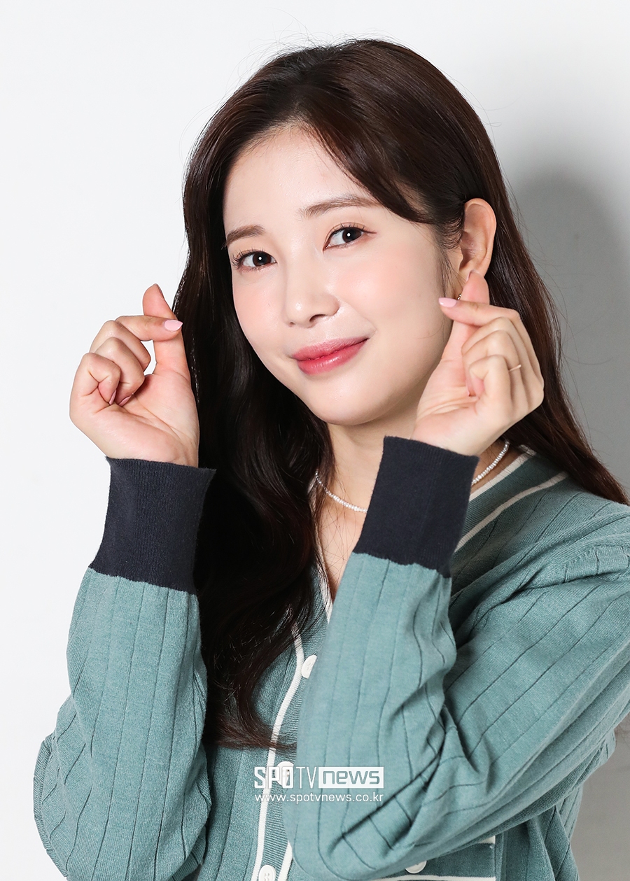 [단독]에이프릴 윤채경 "현실적인 고민…연기에서 답 찾는 중"(인터뷰②)