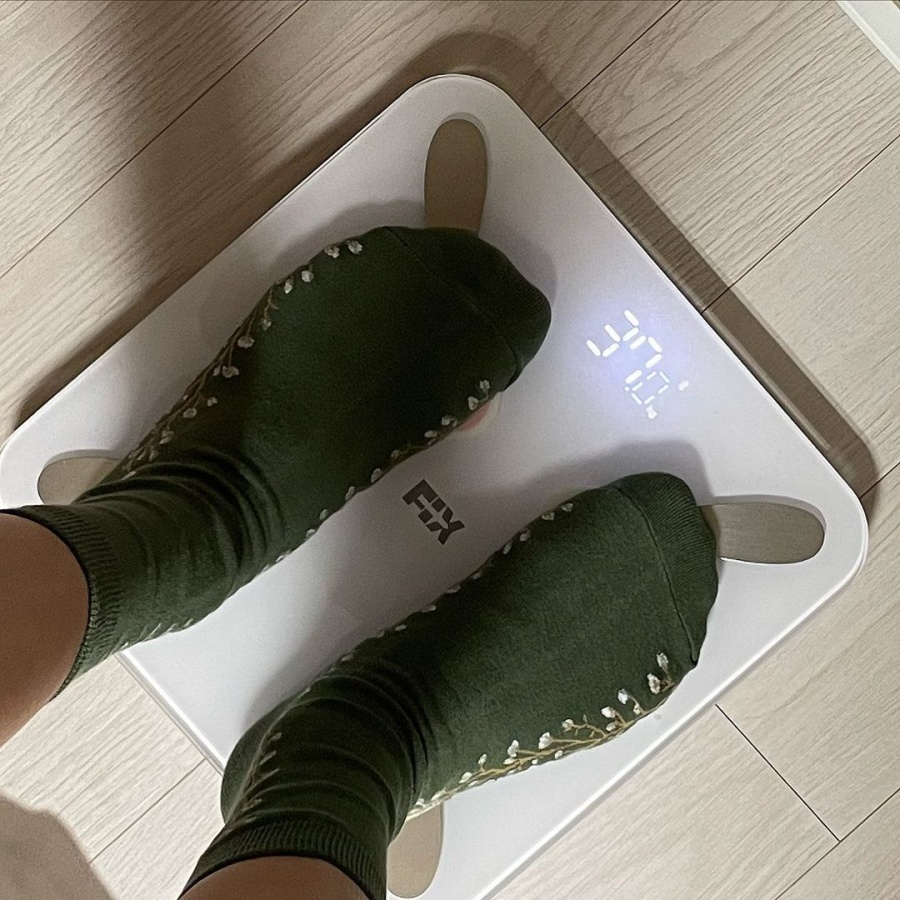 '이하이♥' 신지수, 옷 다 입고 몸무게 재도 37kg…"내 나이랑 똑같네"