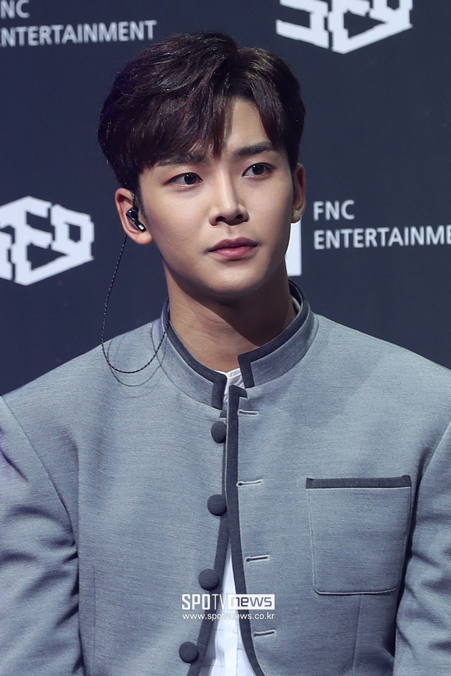 SF9 로운 측 "일정상 코로나19 백신 미접종, 곧 접종 완료할 예정"[전문]