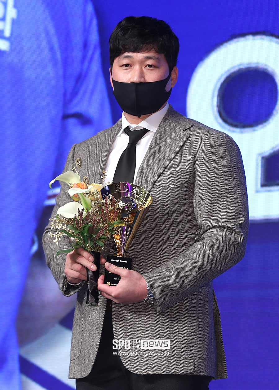 [포토S] 오승환, 세이브상 수상