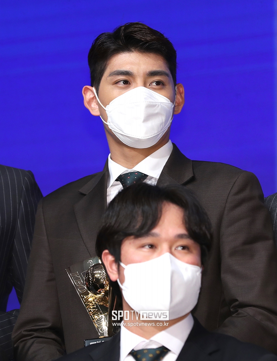 [포토S] 이정후-최정, 2021시즌 타격왕과 홈런왕