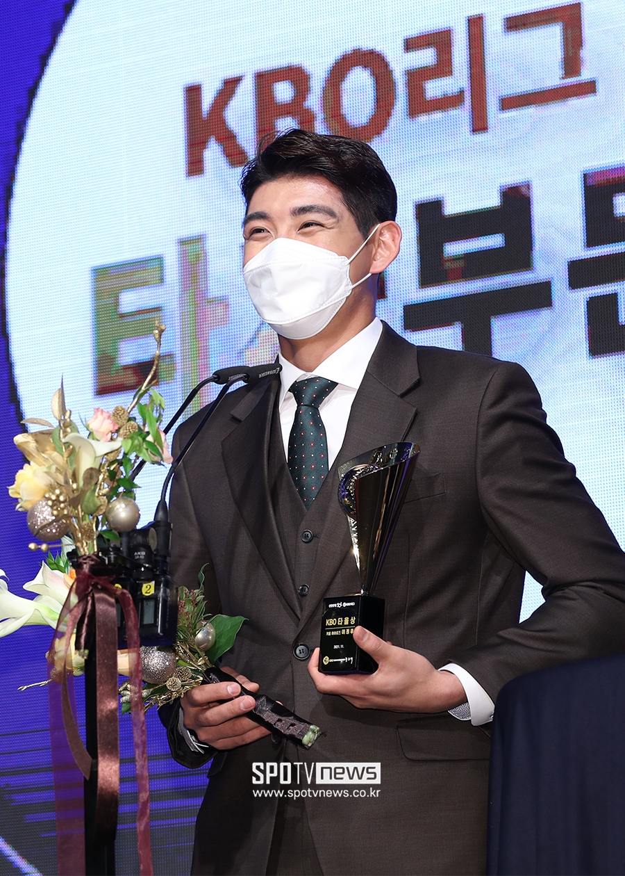 [포토S] '타율상' 이정후, '내년에 홈런왕 노립니다'