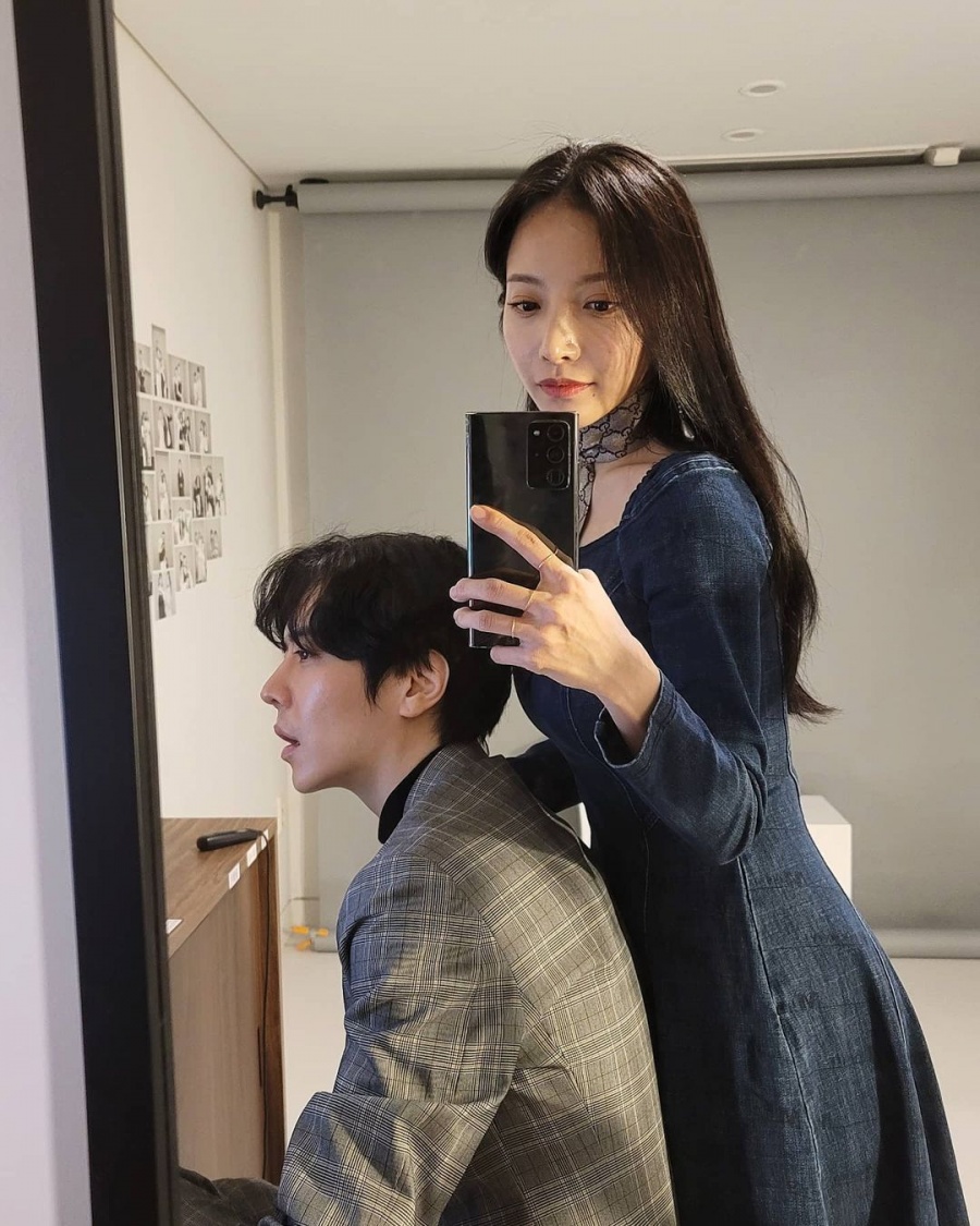 '화사절친' 최수정, 얼짱 작가 박태준과 결혼하더니 반지가 몇 개…최강 비주얼 부부