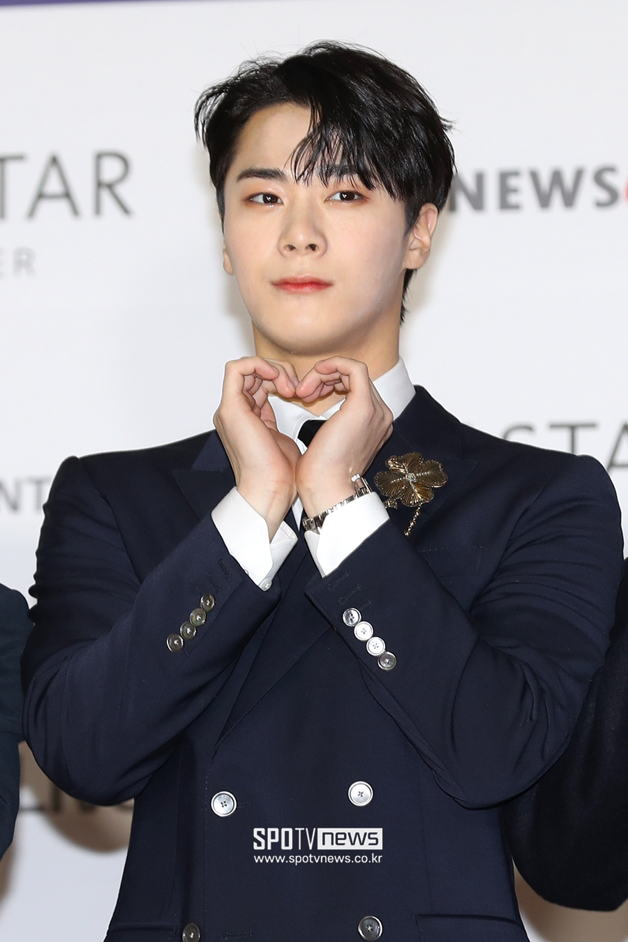 [포토S] 아스트로 문빈, 태평양 어깨