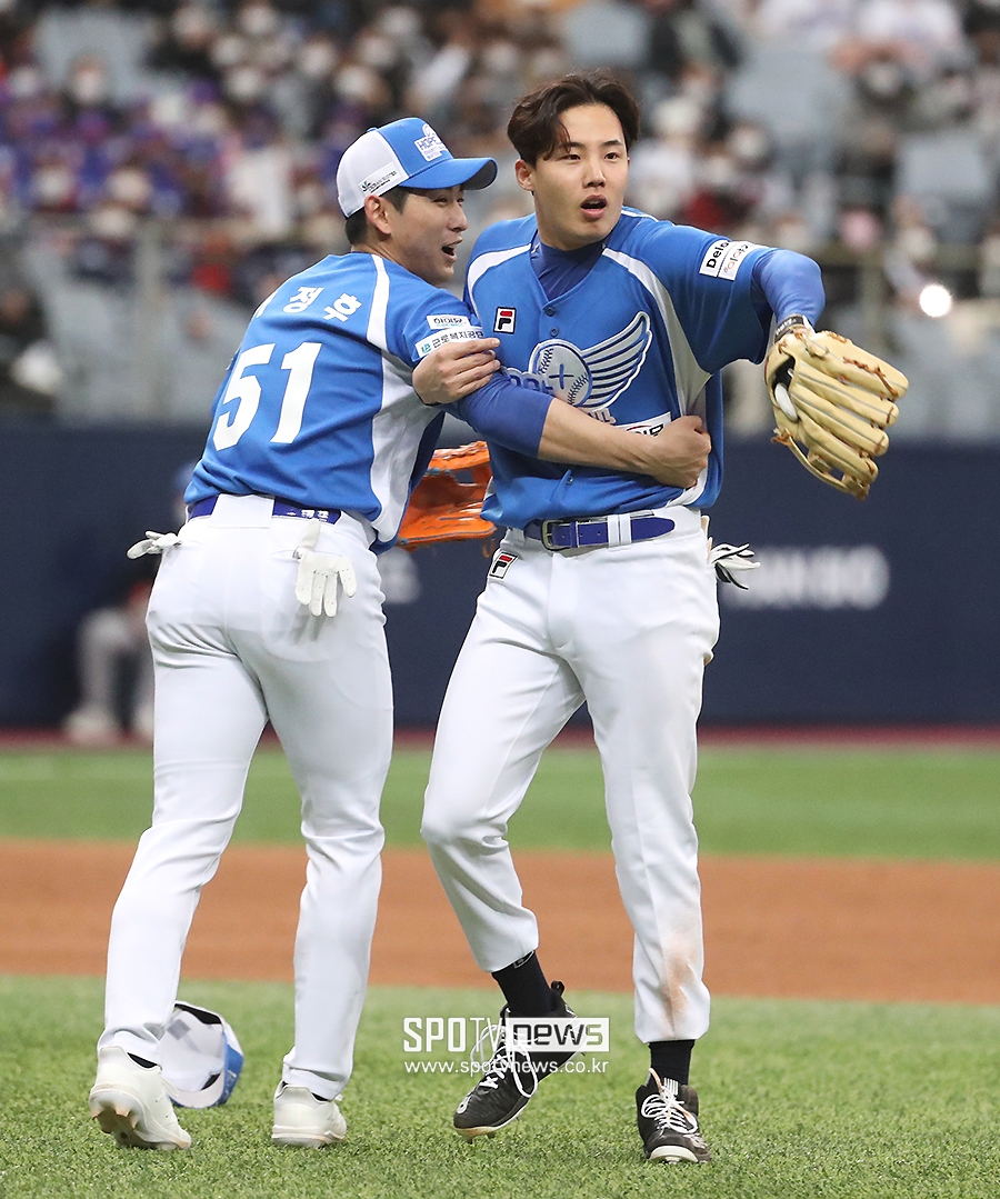 [포토S] 이정후, '찬규 형, 참아요 참아'