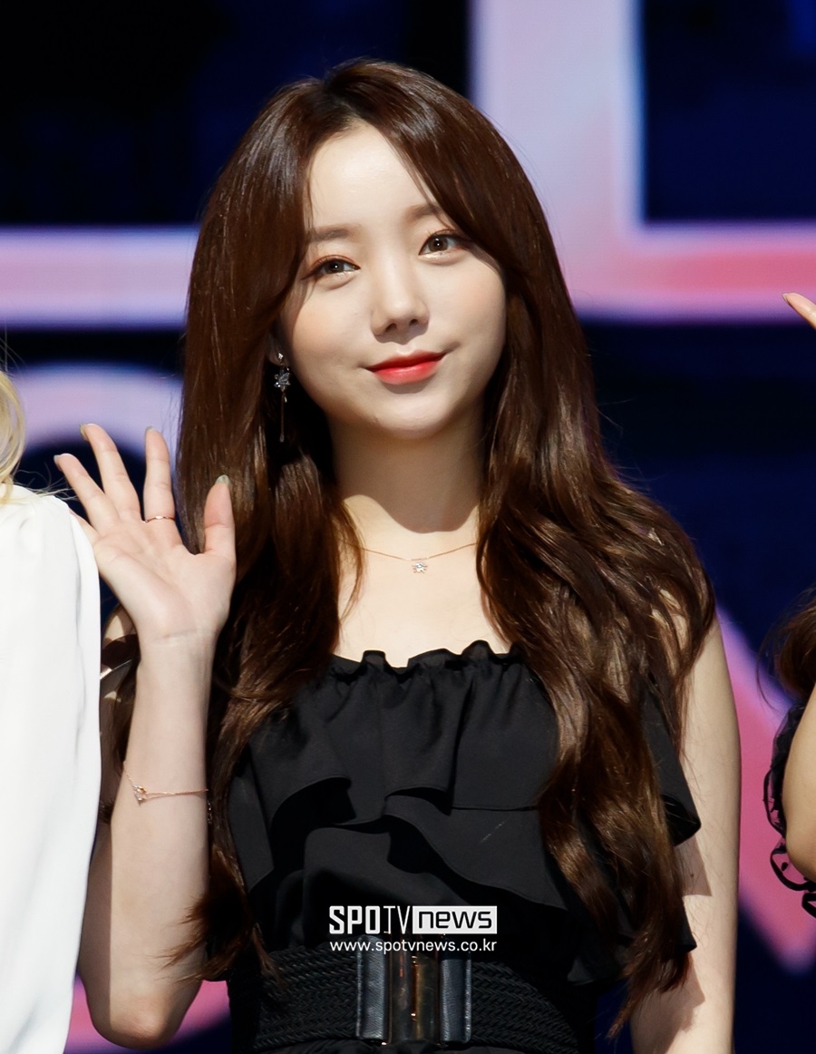 팜트리아일랜드 "러블리즈 케이와 전속계약 논의중"[공식]